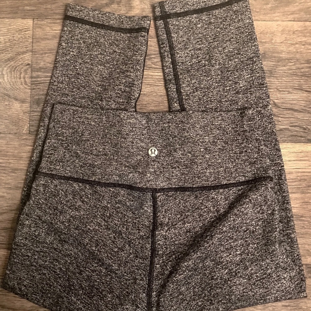 Lululemon wonder under crops